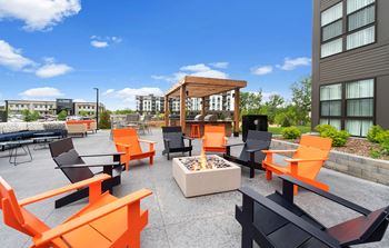 Outdoor fire pit